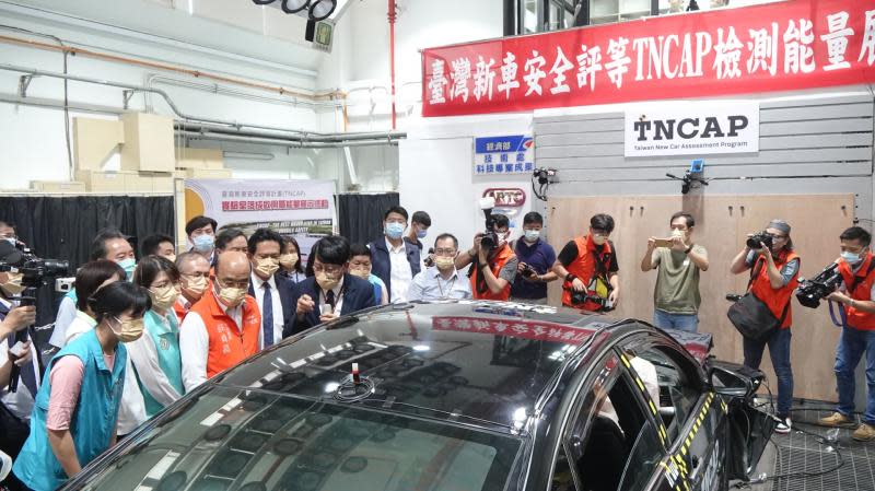 蘇貞昌出席TNCAP實驗室啟用　民眾購車有安全參考依據