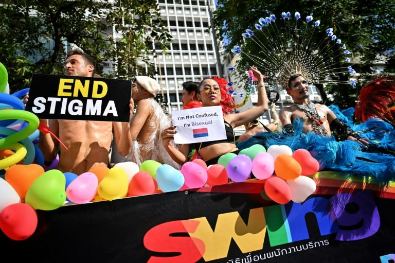 Marche des fiertés LGBTQIA+ à Bangkok, le 5 juin 2022 (Lillian SUWANRUMPHA)
