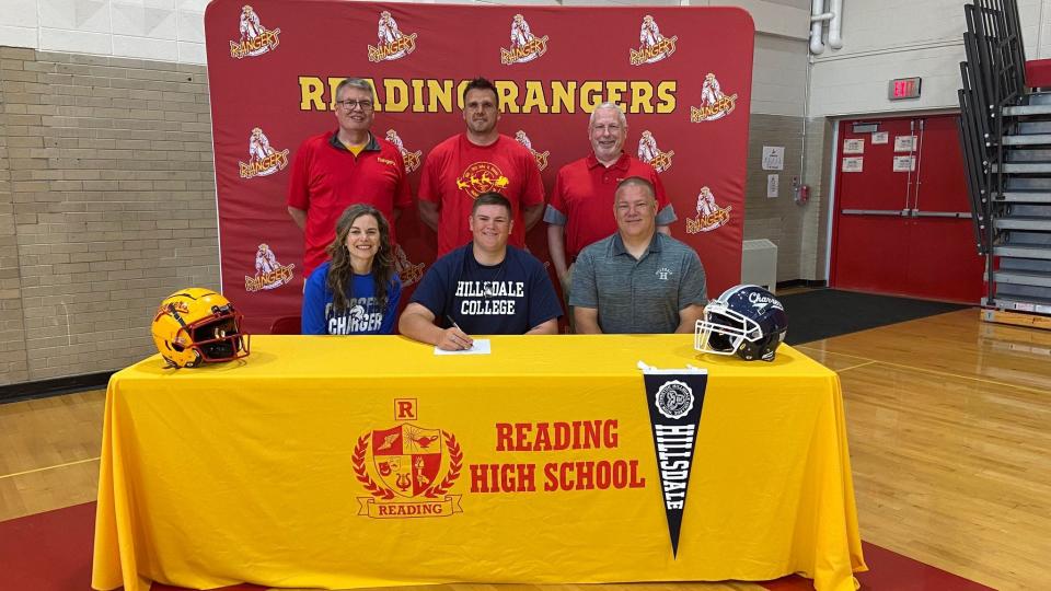 Zac Affholter signs with Hillsdale College