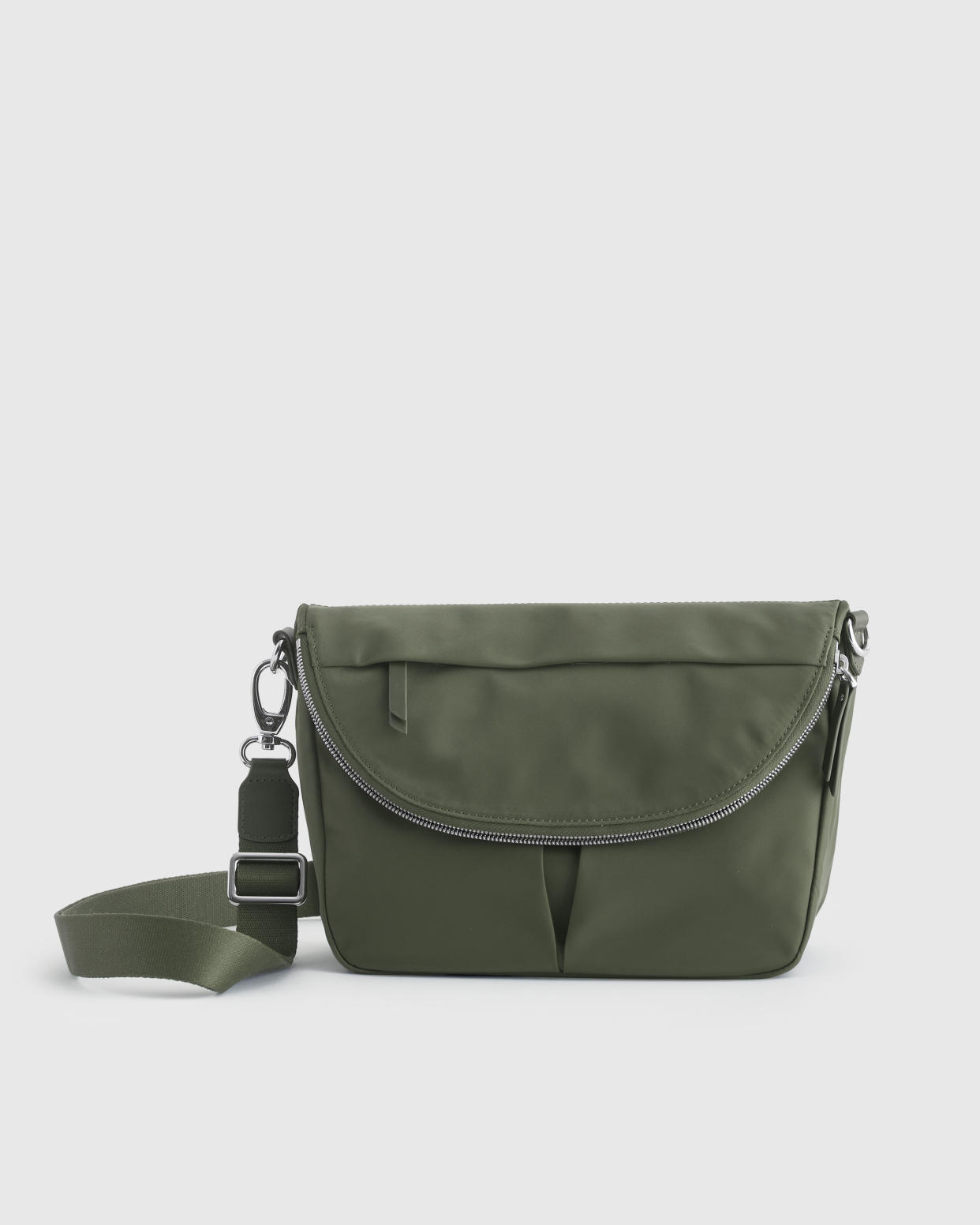 <p><a href="https://go.redirectingat.com?id=74968X1596630&url=https%3A%2F%2Fwww.quince.com%2Fwomen%2Frecycled-nylon-foldover-crossbody&sref=https%3A%2F%2Fwww.cosmopolitan.com%2Fstyle-beauty%2Ffashion%2Fg60308005%2Fbest-waterproof-crossbody-bags%2F" rel="nofollow noopener" target="_blank" data-ylk="slk:Shop Now;elm:context_link;itc:0;sec:content-canvas" class="link rapid-noclick-resp">Shop Now</a></p><p>Revive Nylon Foldover Crossbody</p><p>quince.com</p><p>$228.00</p>