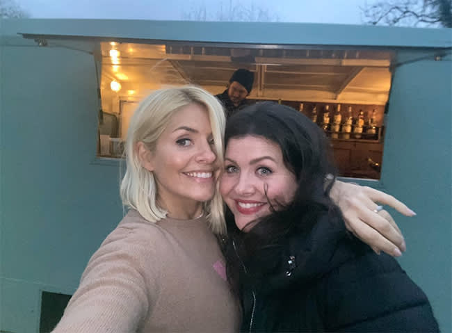 holly-willoughby-sister