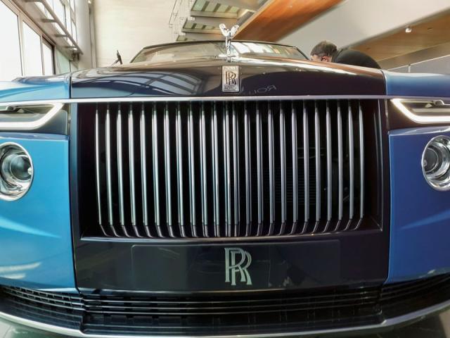 Are Rolls-Royce Vehicles Hand-Made?