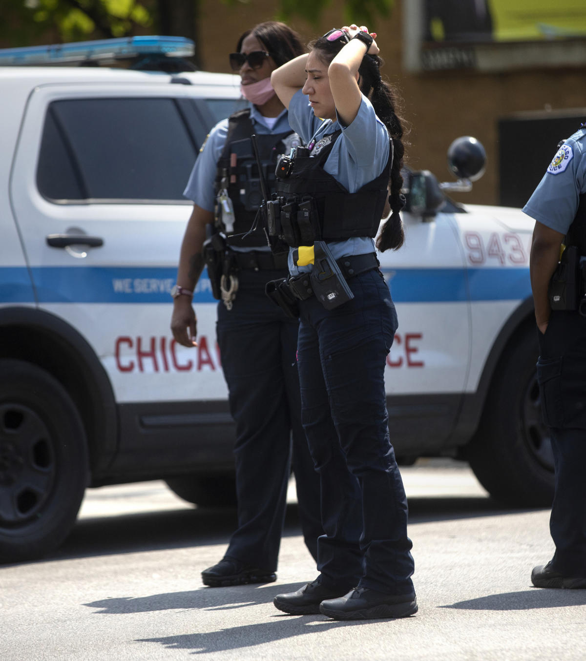 Chicago police officer shot in Englewood neighborhood — second cop hit