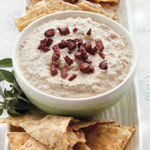 Kalamata-Garbanzo Hummus