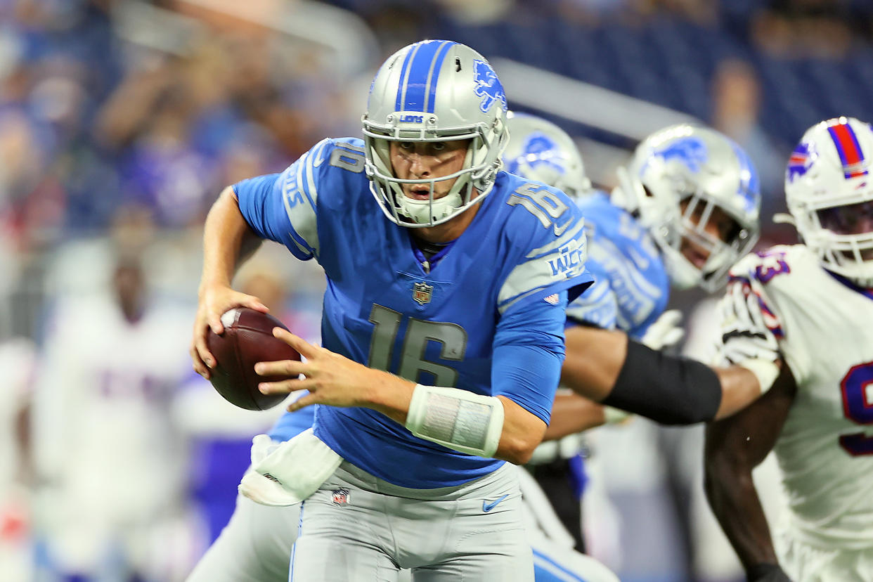 Detroit Lions quarterback Jared Goff (16) carries the ball during a preseason game. (Photo by Amy Lemus/NurPhoto via Getty Images)