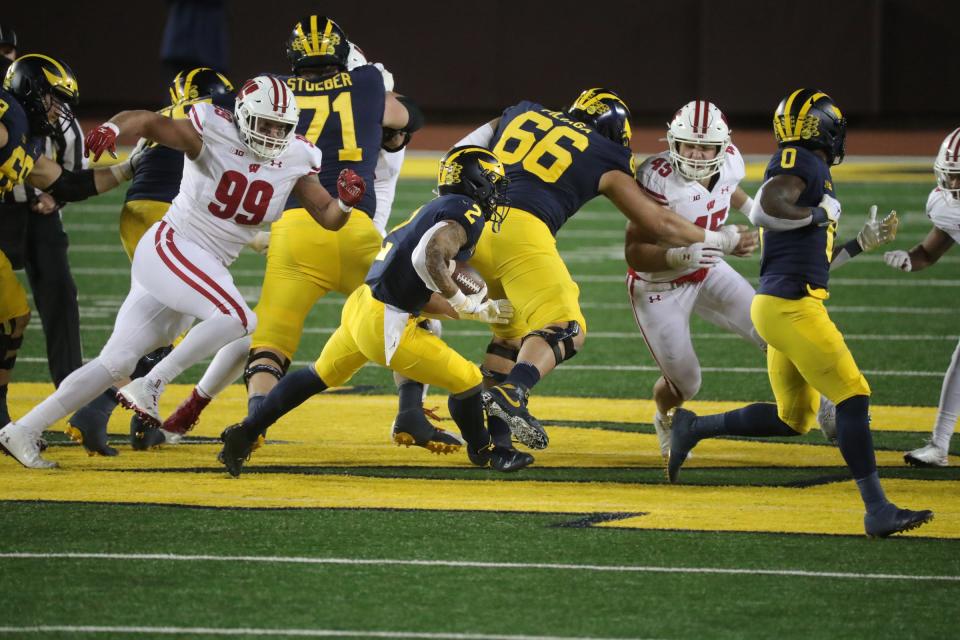 Michigan Wolverines running back Blake Corum (2) runs the ball against Wisconsin during the second half at Michigan Stadium, Ann Arbor, Nov. 14, 2020.