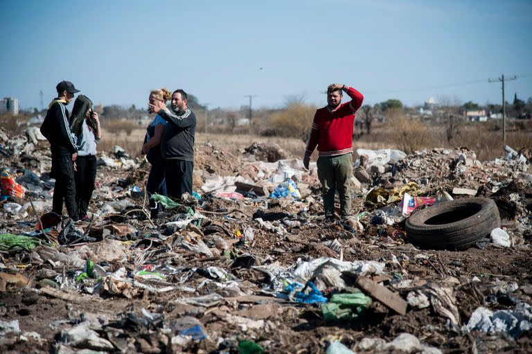 El basural de Las Parejas se convirtió, desde el lunes pasado, en el centro de una verdadera búsqueda del tesoro