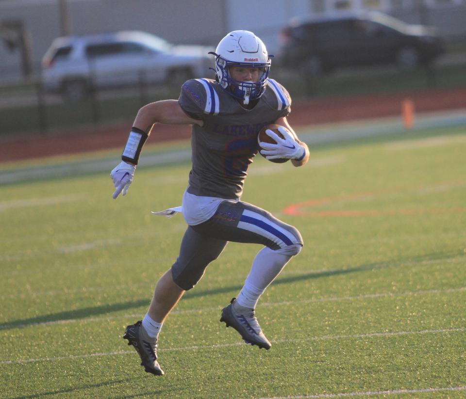 Lakewood's Tyler Christman cuts across the field during a scrimmage against Fairfield Union at Calhoun Memorial Field on Thursday, Aug. 10, 2023.