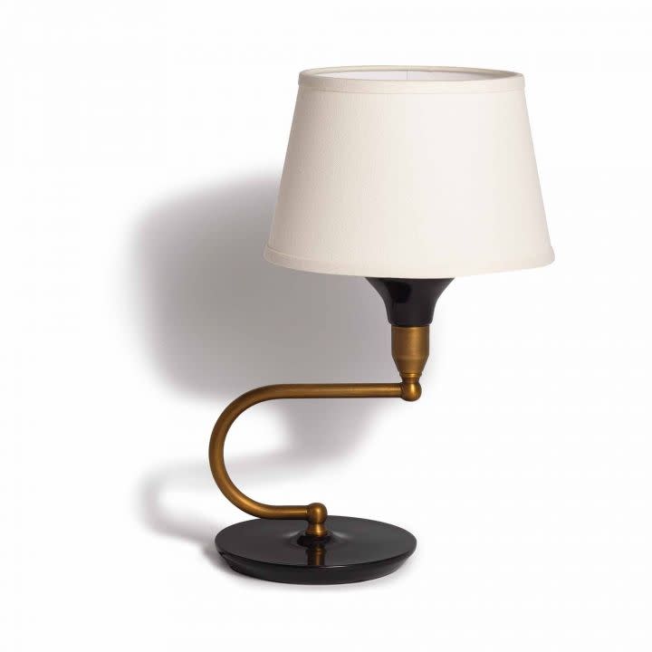 25) Table lamp