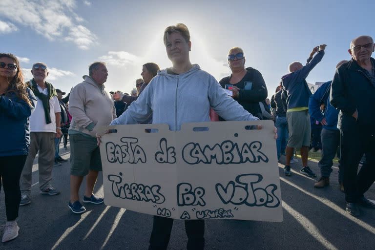 Protesta de vecinos del barrio El Marquesado del sur de Mar del plata por la toma de terrenos