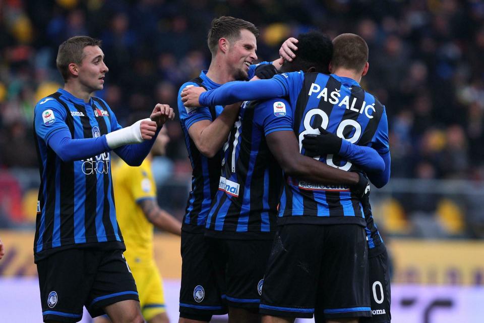 Atalanta's Duvan Zapata, 2nd from right, celebrates with teammates after scoring during the Serie A soccer match between Atalanta and Frosinone, at the Benito Stirpe Stadium in Frosinone, Italy, Sunday, Jan. 20, 2019. (Federico Proietti/ANSA via AP)