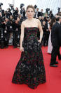 <p>Sí, la actriz de ‘Las chicas del cable’ también sabe lo que se siente al desfilar por la alfombra roja de Cannes. Su Elie Saab de 2015 es, sin duda, uno de sus vestidos más icónicos. (Foto: Gtres). </p>