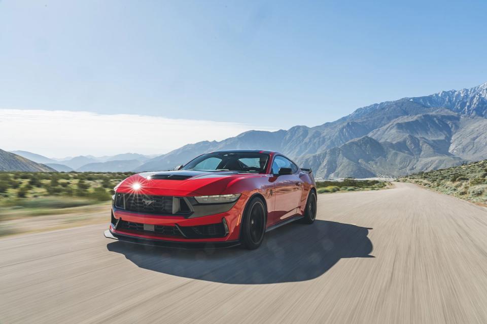 2024 ford mustang dark horse