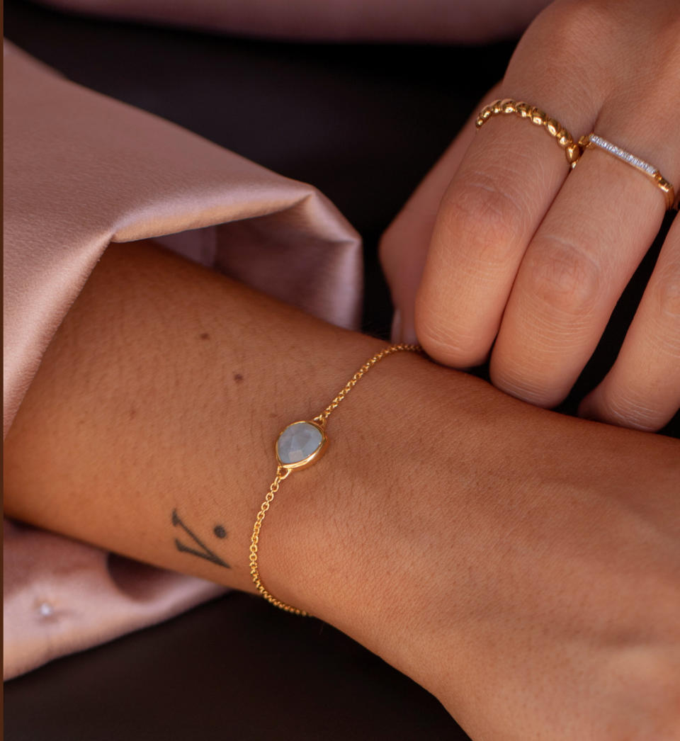 <p><a href="https://go.redirectingat.com?id=74968X1596630&url=https%3A%2F%2Fwww.monicavinader.com%2Fus%2Fsiren-fine-chain-bracelet%2Fgold-vermeil-siren-fine-chain-bracelet-aquamarine&sref=https%3A%2F%2Fwww.townandcountrymag.com%2Fstyle%2Fjewelry-and-watches%2Fg34464609%2Fkate-middleton-meghan-markle-wear-monica-vinader-jewelry%2F" rel="nofollow noopener" target="_blank" data-ylk="slk:Shop Now;elm:context_link;itc:0;sec:content-canvas" class="link ">Shop Now</a></p><p>Siren Fine Chain Bracelet</p><p>monicavinader.com</p><p>$122.50</p>