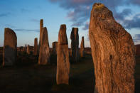 <b>Äußere Hebriden, Schottland </b><br><br>...befinden sich außerdem zahlreiche keltische Rundburgen und die Steinkreise von Callanish. Die Callanish Standing Stones, die etwa 3000 Jahre v. Chr. angelegt wurden, sind zwar nicht so berühmt wie Stonehenge, aber nicht minder beeindruckend. (Bild: thinkstock)
