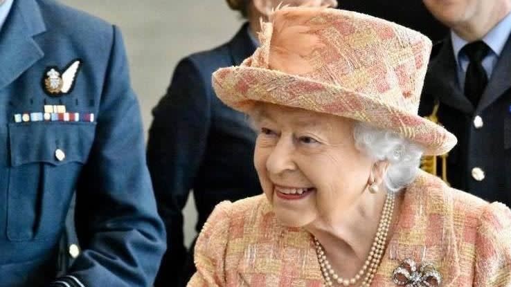 英國女王伊麗莎白二世國葬禁止三國參加。（圖／翻攝自The Royal Family臉書）