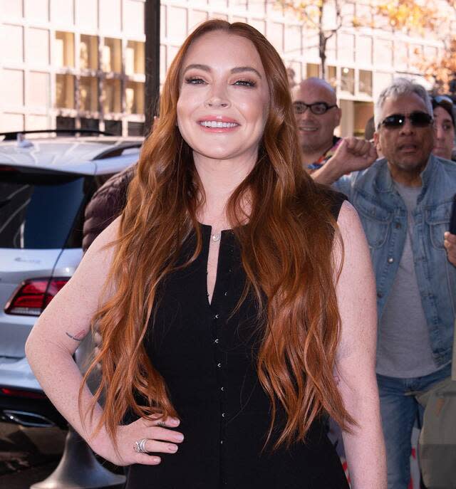 Lindsay Lohan wurde ebenfalls im Juli Mutter, bekam ihr erstes Kind, den kleinen Luai. Sie wählte Instagram, um ihre Baby-News zu verbreiten. Sie postete ein Foto von einem Baby-Strampler, auf dem ‘coming soon’ (kommt bald) zu lesen war. Für sie und Ehemann Bader Shammas ist es das erste Kind.