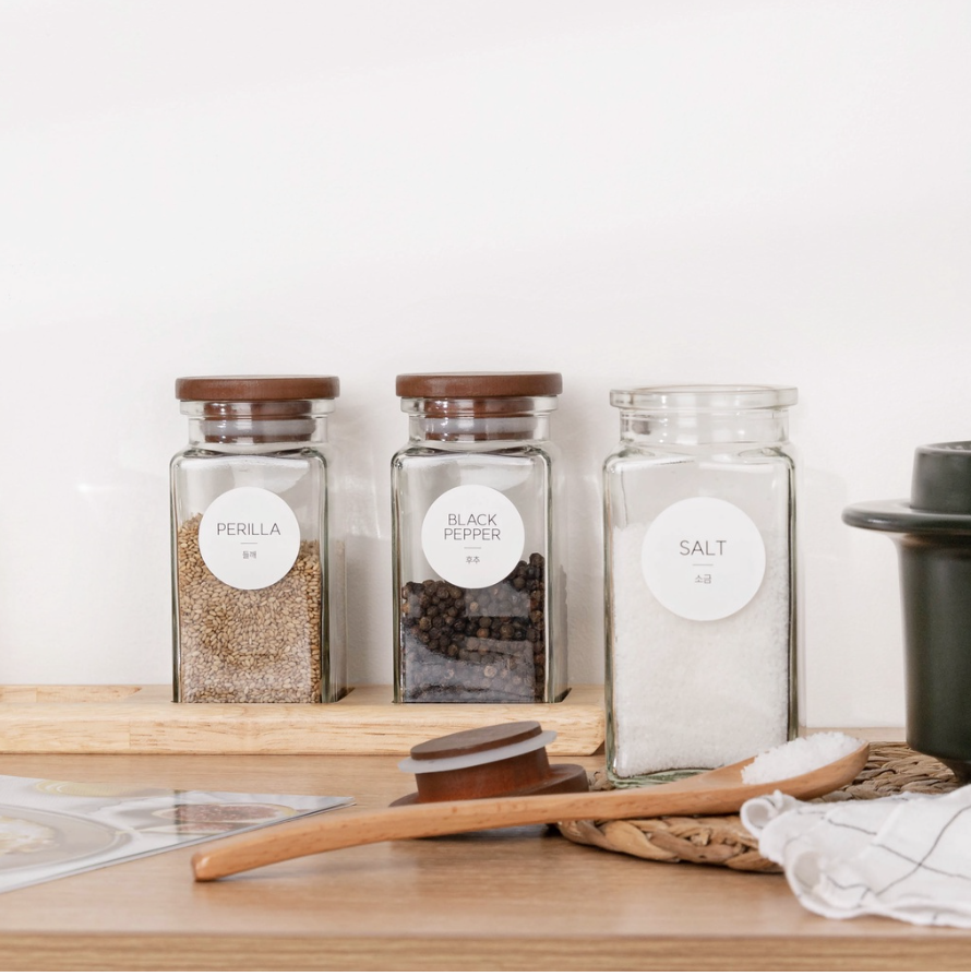 Goodsdeco Glass Seasoning Jar Rack Set. (PHOTO: Shopee)