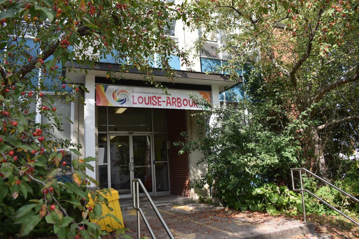 A new location for école élémentaire publique Louise-Arbour is now proposed to go beside a park in Ottawa's Little Italy, as opposed to over it.  (Ben Andrews/CBC - image credit)