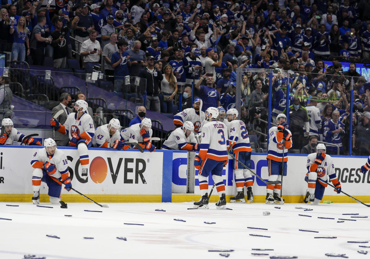 The NFL's First Playoff Game Was Played Indoors in a Hockey Arena