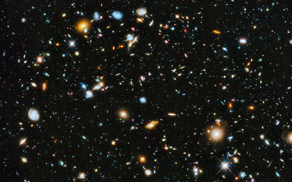  Hubble Space Telescope Image. 
