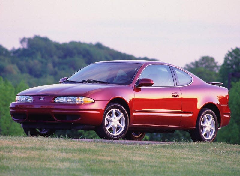 1998-2004 Oldsmobile Alero Coupe