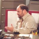 <p> <em>Seinfeld</em>&#xA0;star Jason Alexander appears in season 7 in a scene with Lisa Kudrow as Earl, a suicidal office manager that Phoebe Buffay crosses paths with and tries to help. </p>