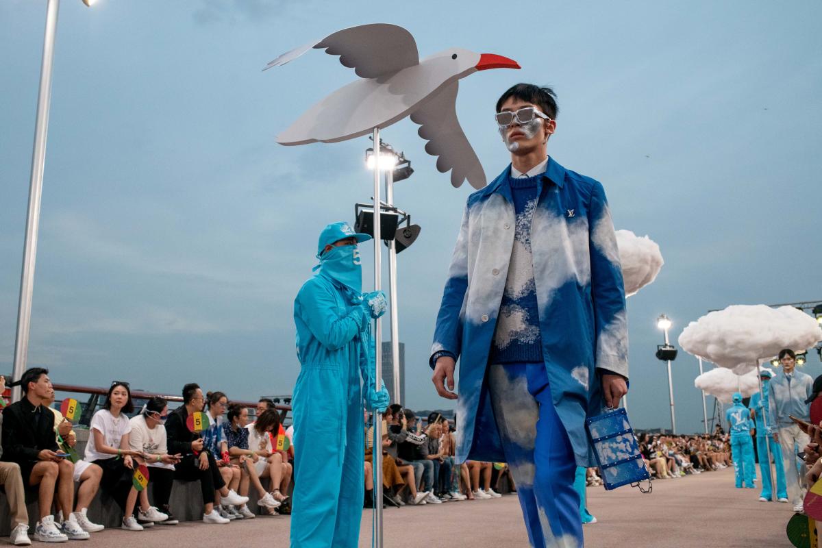 Louis Vuitton Garners 54 Million Men Show Streaming Views in China