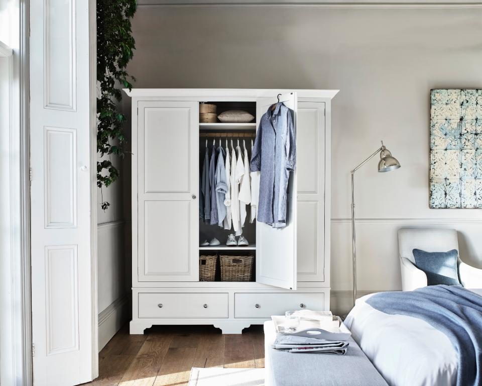 White wardrobe with beskets