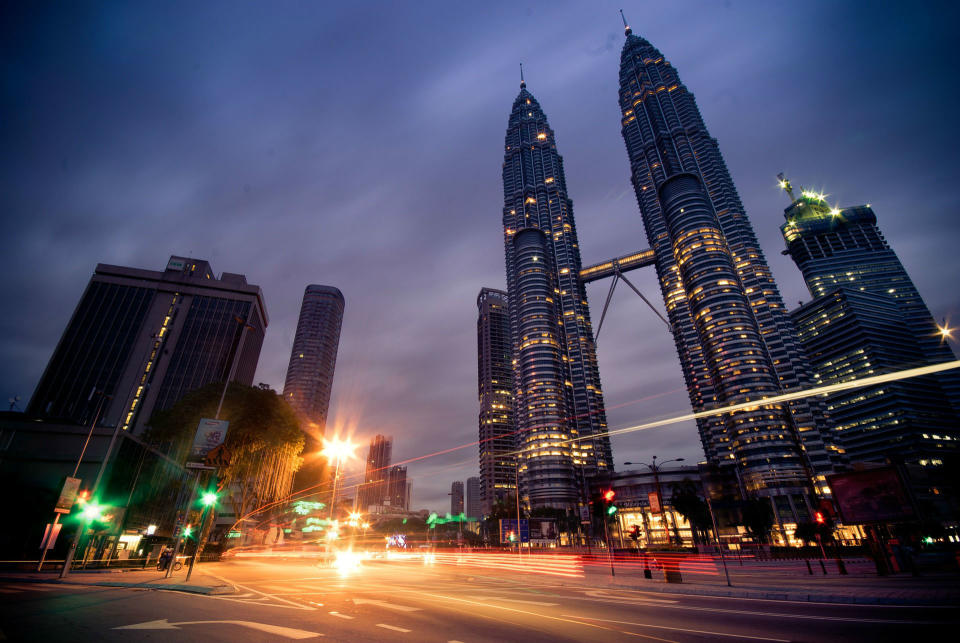 <p>Algunos usuarios de TripAdvisor prefieren subir a la Torre de telecomunicaciones de Kuala Lumpur porque no hay tantas colas y así pueden inmortalizar una panorámica de la ciudad con las Torres Petronas de fondo. (Foto: <a rel="nofollow noopener" href="https://pixabay.com/" target="_blank" data-ylk="slk:Pixabay;elm:context_link;itc:0;sec:content-canvas" class="link ">Pixabay</a>). </p>