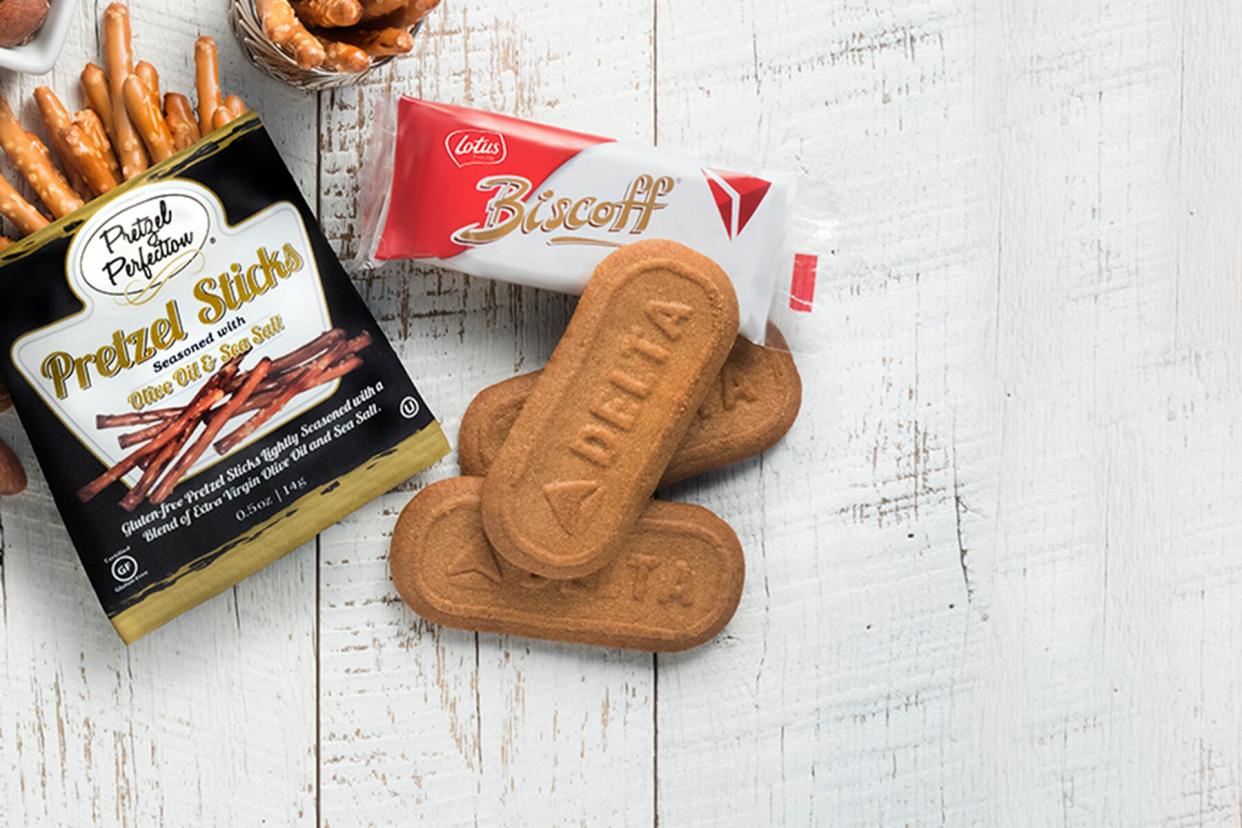 Delta Airlines in flight snacks and biscoff cookies