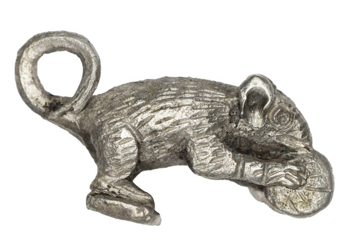 A detailed mouse pendant found at Novae.