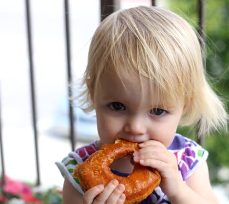 How I get my toddler to try new foods