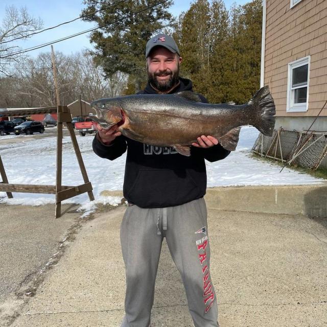 Man takes the day off work to go fishing, then his catch shatters Rhode  Island record