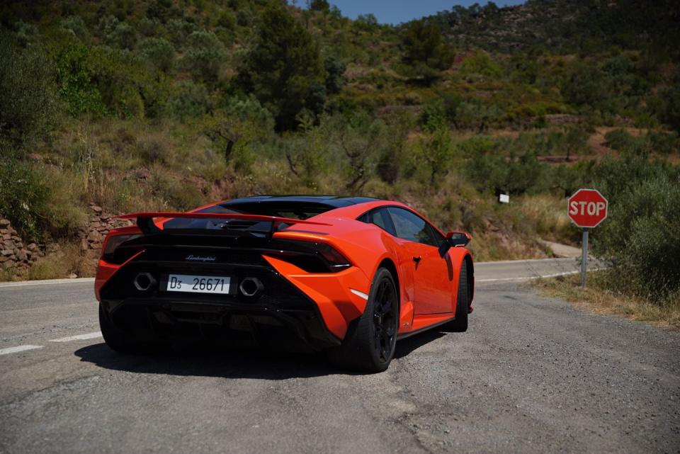 2023 Lamborghini Huracán Tecnica - Photos From Every Angle