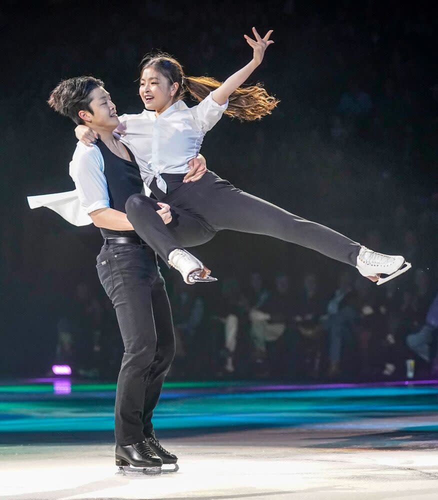 Alex and Maia Shibutani | Ed Rode/Getty Images