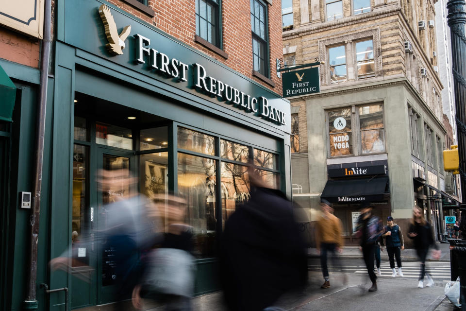 Pedestrians walk past a First Republic Bank branch in New York (Gabriela Bhaskar / Bloomberg via Getty Images file)