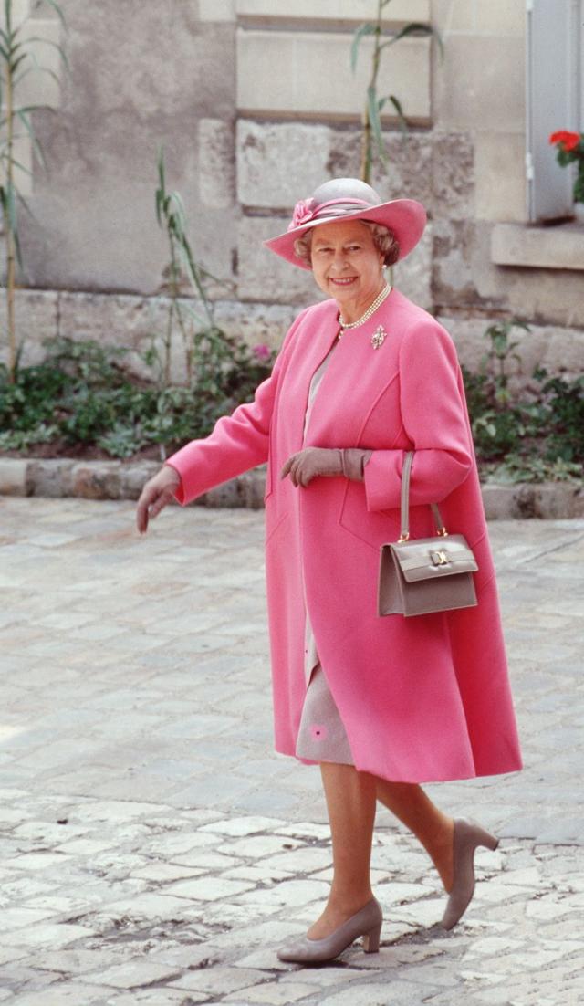 The Queen Is a Jedi Who Sends Secret Signals With Her Handbag