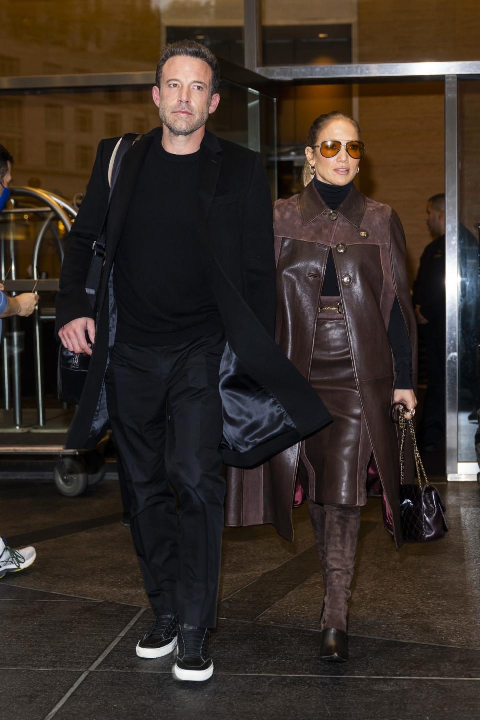  OCTOBER 2021  （L-R）Ben Affleck 與 Jennifer Lopez 現身紐約街頭。