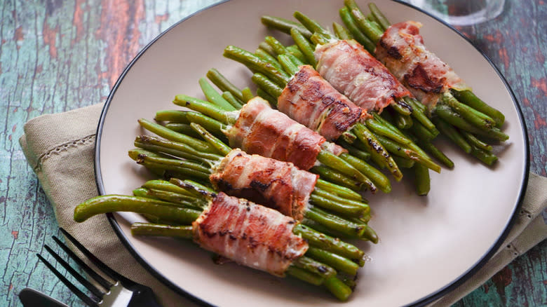 Bacon wrapped green beans