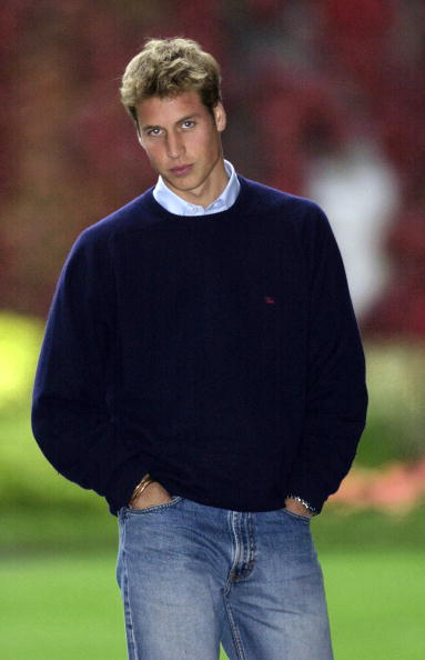 En esta foto de 2001 el Príncipe podría ser una tapa de revista de ídolos juveniles. 