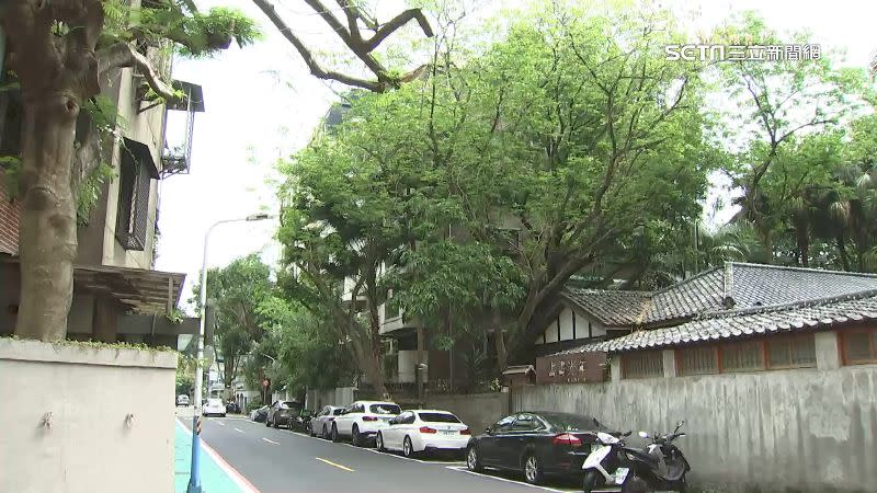 位在台北市大安區的青田街充滿綠蔭，環境清幽舒適。