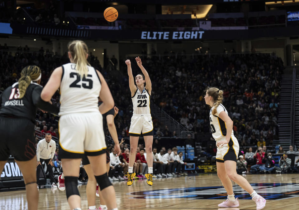 Caitlin Clark in Iowa's Elite 8 game against Louisville (Stephen Brashear / AP)