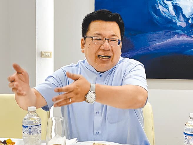 民進黨嘉義市長參選人李俊俋尋求雲嘉嘉區域聯合打選戰。（廖素慧攝）