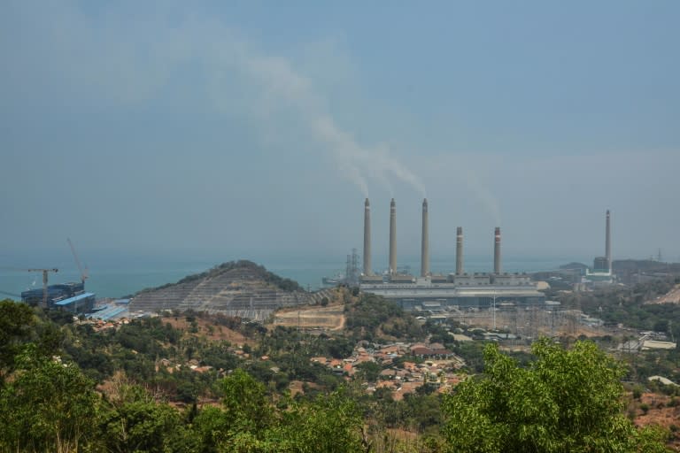 La central eléctrica a carbón de Suralaya, en Cilegon, Indonesia, en una imagen del 31 de octubre de 2023 (Ronald Siagian)