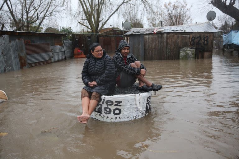 Cientos de vecinos fueron evacuados por el temporal, en La Plata