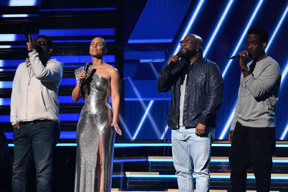 Alicia Keys and Boyz II Men sing in honour of Kobe Bryant during the 62nd Annual Grammy Awards on 26 January 2020, in Los Angeles: ROBYN BECK/AFP via Getty Images