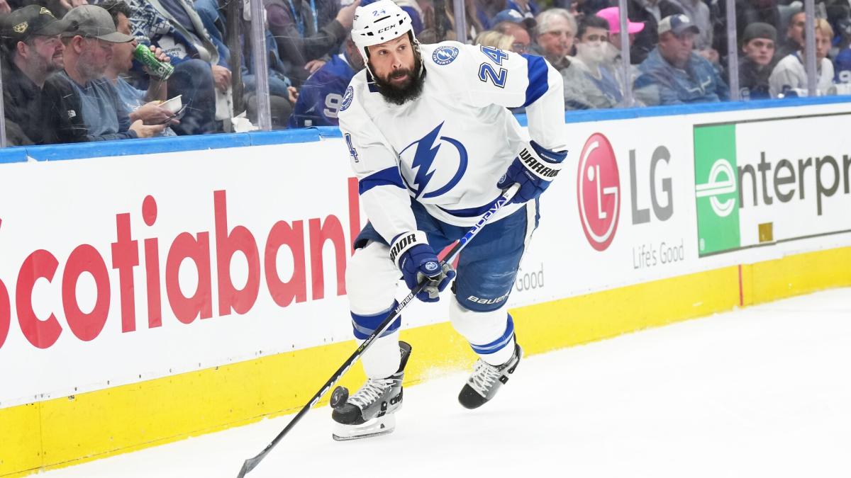 Wild acquire Zach Bogosian from Lightning, deal Calen Addison to Sharks in blue line shuffle