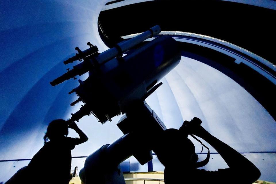 臺北天文館在「大學天文日」開放僅供研究與教學使用的口徑45公分望遠鏡