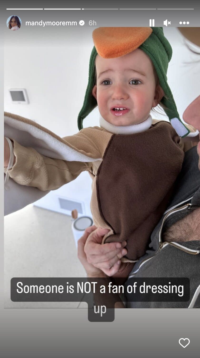 Mandy Moore Shares Sweet Photo of Baby Gus in Halloween Costume Hi! Can I get a tout and full photo of this photo posted on Mandy Moore's Instagram Story? https://www.instagram.com/stories/mandymooremm/2961344565600410299/